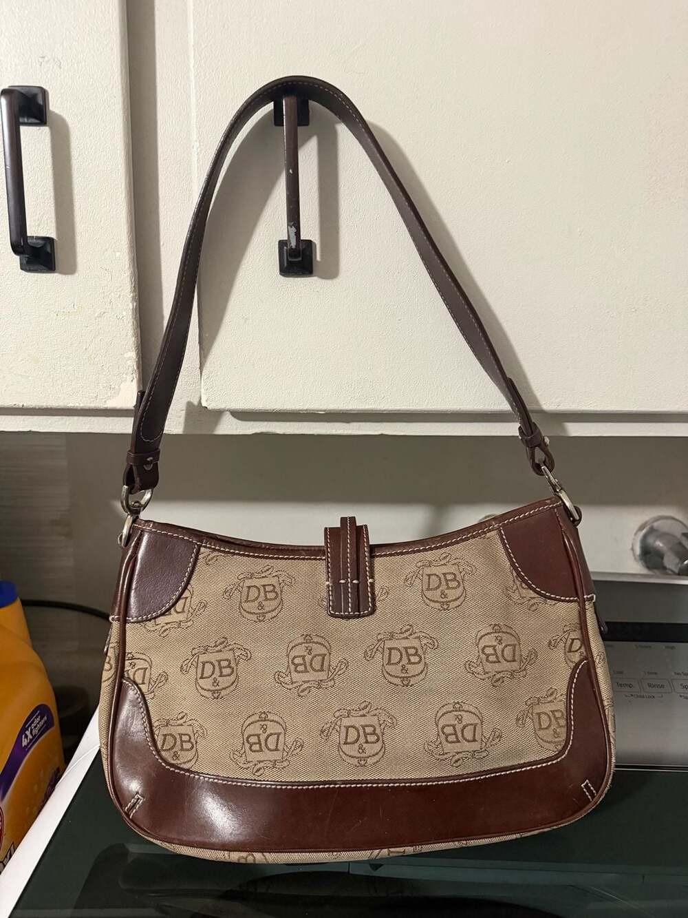 Vintage Dooney & Bourke Signature Crest Brown Shoulder Bag Purse - Picture 3 of 9